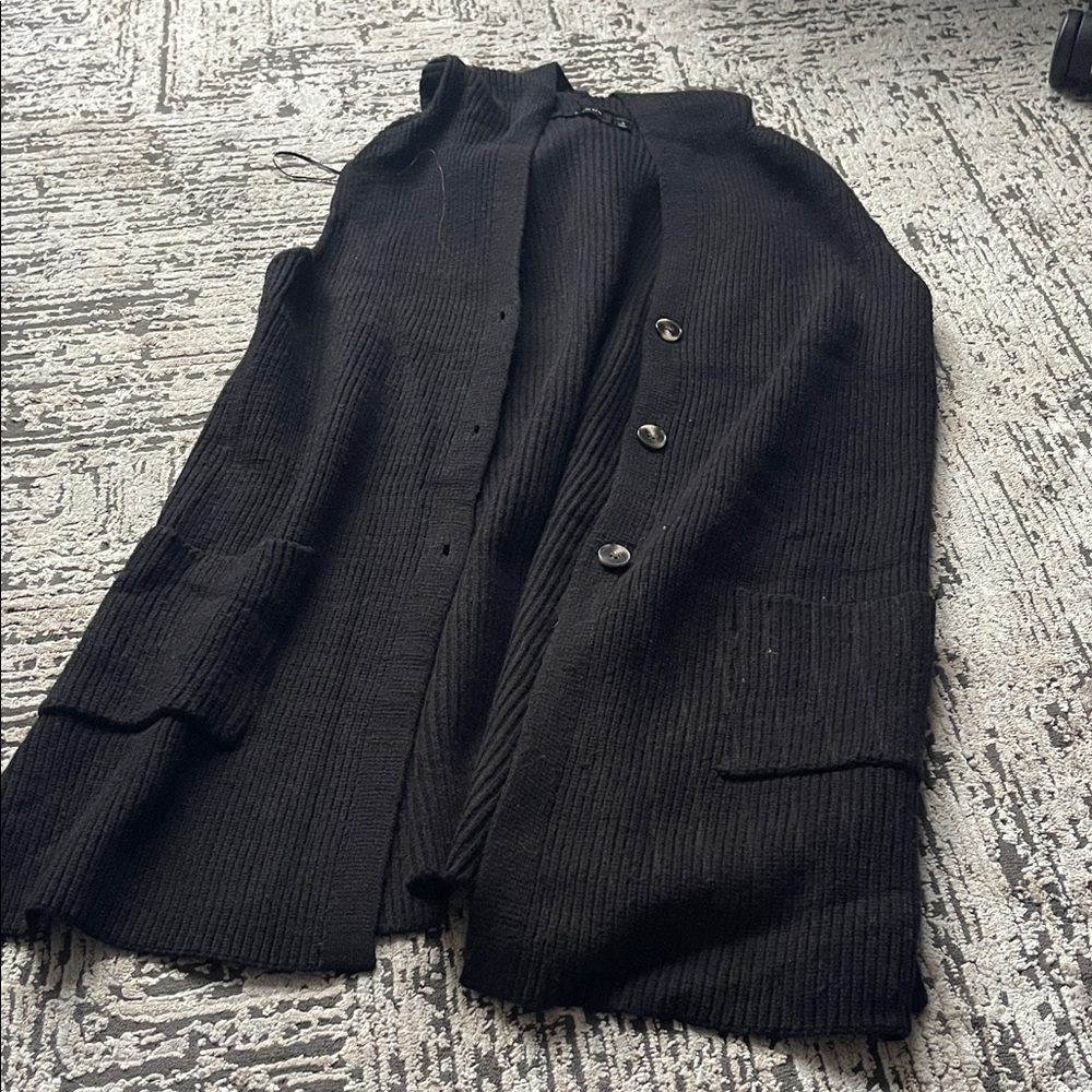 Black Sleeveless Cardigan with Pockets